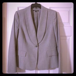 Gray blazer with 1 button